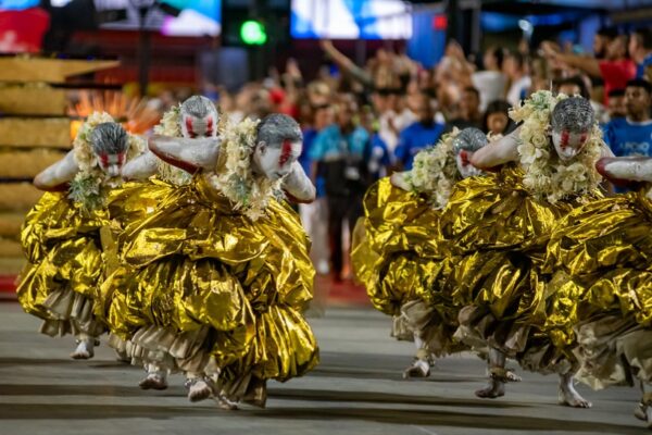 Coreógrafos apontam inovação e incerteza com ‘cabine espelhada’ no Carnaval 2026 1 cf 25