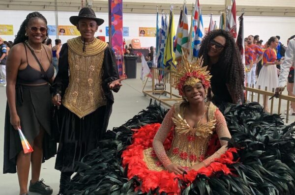 Alegria e infância: escolas mirins transformam a Fábrica do Samba em um grande parque do carnaval em São Paulo 1 familiamirimsp 1