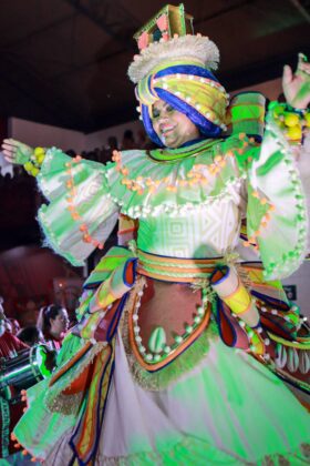 Mocidade Alegre mescla estilos, cores e materiais em fantasias para homenagear Léa Garcia 10 fantasias mocidadealegre26 11