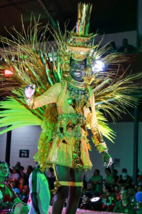 Mocidade Alegre mescla estilos, cores e materiais em fantasias para homenagear Léa Garcia 27 fantasias mocidadealegre26 28