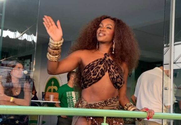 De volta ao trono: Iza é coroada rainha de bateria da Imperatriz em dia de emoção e pertencimento na Leopoldina 3 iza coroacaoimperatriz02