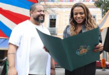 Quitéria Chagas recebe croqui da fantasia do Carnaval 2026 do Império Serrano