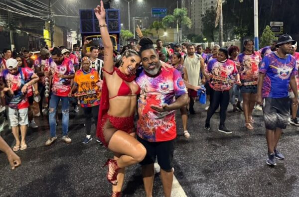 Sem tempo ruim! Carolane Silva dá show de samba no pé durante ensaio da Inocentes de Belford Roxo 1 carolaneinocentes