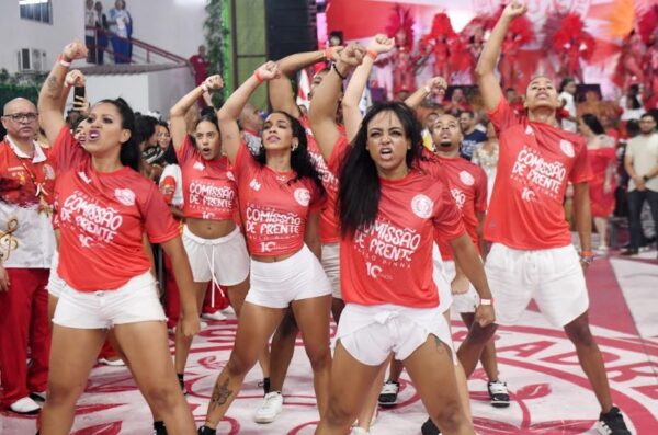 Em festa de aniversário da Unidos de Padre Miguel, presidente Lara Mara diz que escola vai brigar pelo título da Série Ouro 5 festaupm2