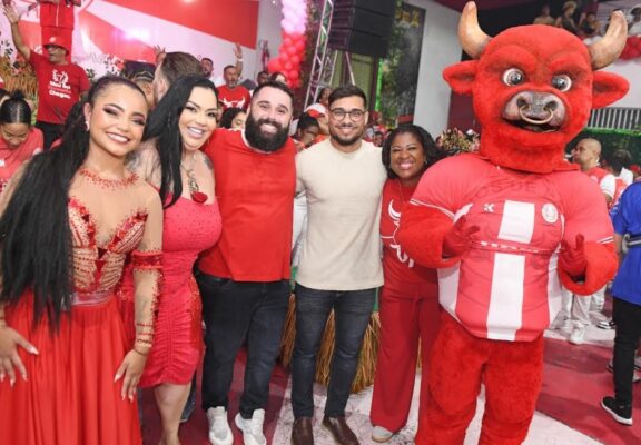 Em festa de aniversário da Unidos de Padre Miguel, presidente Lara Mara diz que escola vai brigar pelo título da Série Ouro 3 festaupm3