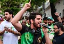 Vídeos: veja arrancada e ensaio completo de rua da Imperatriz