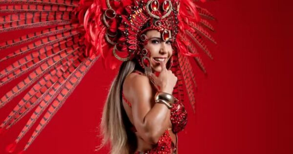 Mulher Melão vibra com nova missão de coordenar musas no Salgueiro: 'Esse chão vermelho e branco é sagrado' 1 melaosalgueiro 01