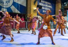 Vídeos: arrancada do samba e minidesfile completo da Acadêmicos de Niterói