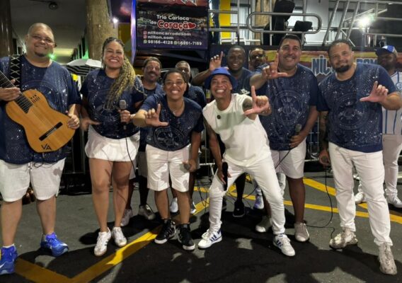 Acadêmicos de Niterói mostra personalidade em ensaio de rua marcado pela energia do samba 3 niteroi rua1611 5