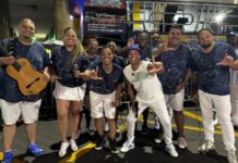 Vídeos: veja arrancada e ensaio completo de rua da Acadêmicos de Niterói