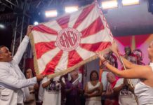 Unidos de Bangu faz festa de aniversário de 88 anos e coroação da rainha Camila Prins