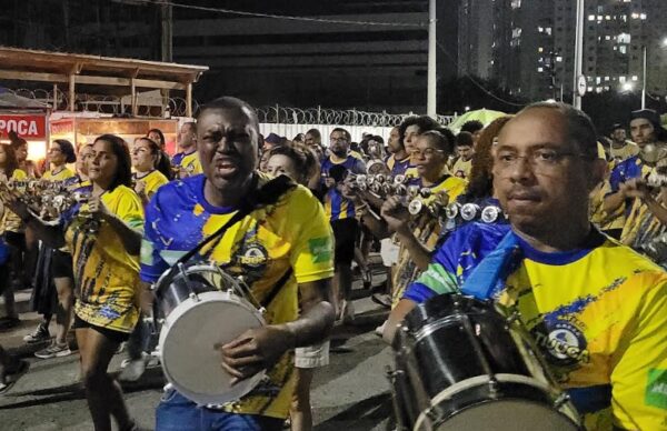 Unidos da Tijuca evidencia canto forte e refinamento do casal em ensaio de rua rumo ao Carnaval 2026 4 tijuca rua2 2