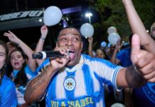 Reencontro com a 28 de Setembro: Vila Isabel vive noite de emoção e canto forte em seu primeiro ensaio de rua