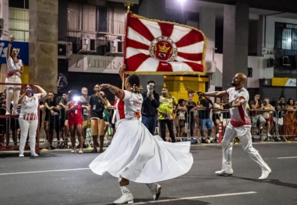 Exibição de gala! Organização acima da média e potência de canto fazem Viradouro parecer pronta meses antes do desfile 4 viradouro rua1611 14