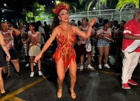 Exibição de gala! Organização acima da média e potência de canto fazem Viradouro parecer pronta meses antes do desfile 8 viradouro rua1611 2