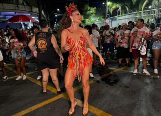 Exibição de gala! Organização acima da média e potência de canto fazem Viradouro parecer pronta meses antes do desfile 7 viradouro rua1611 3
