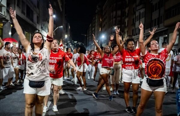 Exibição de gala! Organização acima da média e potência de canto fazem Viradouro parecer pronta meses antes do desfile 14 viradouro rua1611 8
