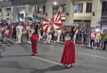 Viradouro emociona em seu primeiro ensaio de rua com ‘paradão’ da bateria e performance do casal Julinho e Rute