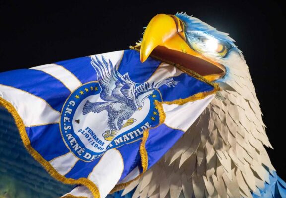 Hora da retomada: dor e a fé da Nenê de Vila Matilde pela volta ao Especial 1 aguia nene