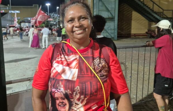 ‘Mestra, você me fez amar a festa’: O salgueirense canta e declara seu agradecimento a Rosa Magalhães 2 andreiasalgueiro