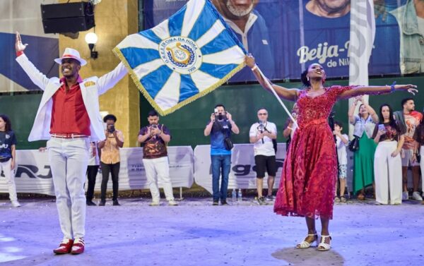 Comissão de frente cênica e samba poderoso elevam o nível da Em Cima da Hora 2 ech minidesfile26 3
