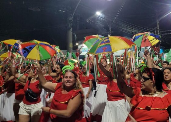 Grande Rio estreia nas ruas com força, canto explosivo e comunidade mobilizada 6 granderio rua712 6