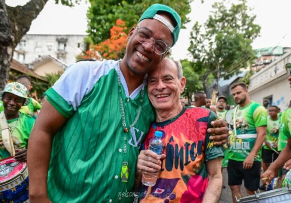 Presença de Ney Matogrosso coroa ensaio de rua potente da Imperatriz 7 imperatriz rua1412 5