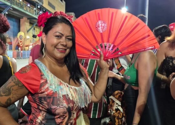 ‘Mestra, você me fez amar a festa’: O salgueirense canta e declara seu agradecimento a Rosa Magalhães 3 liliansalgueiro