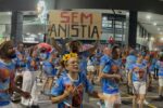 Embalada por ‘samba popular’, Niterói apresenta forte canto e grande comunicação com o público em último ensaio de rua do ano