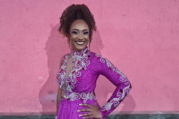 Uilian e Isabel comemoram parceria defendendo o pavilhão da Roseira: 'Caminho certo' 2 pb rosas