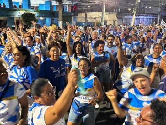 Musicalidade e canto acima da média: a Portela em êxtase no último ensaio de rua do ano 5 portela rua1412 2