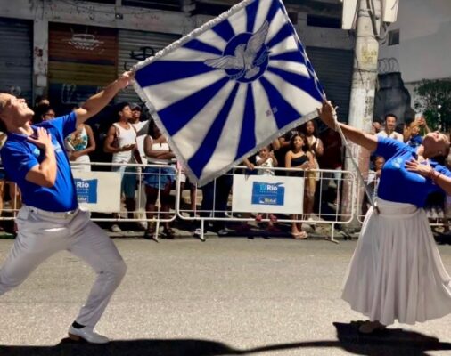 Musicalidade e canto acima da média: a Portela em êxtase no último ensaio de rua do ano 2 portela rua1412 3