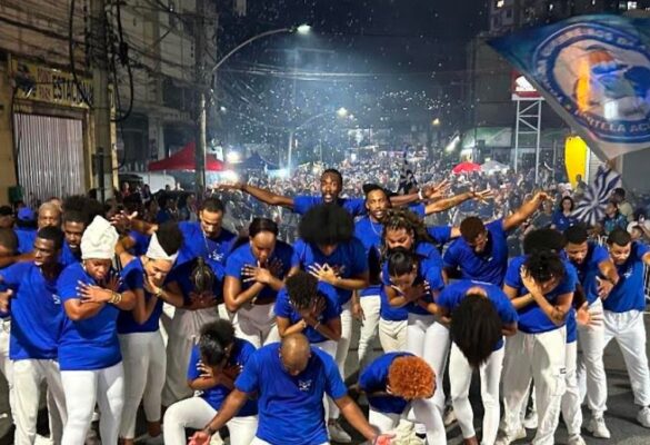 Musicalidade e canto acima da média: a Portela em êxtase no último ensaio de rua do ano 1 portela rua1412 7
