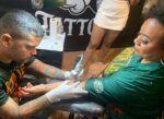 Tatuado no corpo e na alma: a final de samba da Mocidade que virou símbolo de paixão