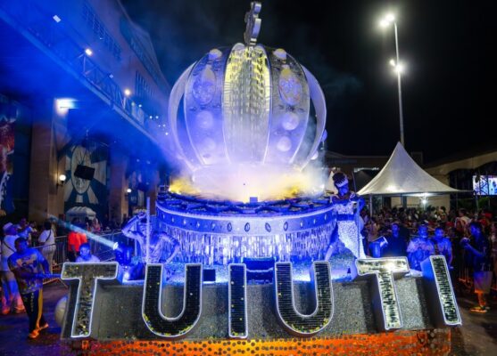 No Paraíso! Tuiuti 'baila' na Cidade do Samba, faz minidesfile potente e mostra ter quesitos para sonhar alto no Carnaval 2026 4 tuiuti minidesfile26 5