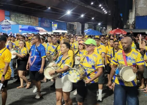 Tuiuti consolida maturidade artística e técnica em ensaio de rua para o Carnaval 2026 6 tuiuti rua0812 5