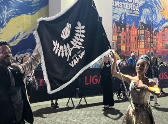 Safra com sambas do Grupo Especial de alto nível se confirma em apresentações nos minidesfiles na Fábrica do Samba 10 vaivai minidesfile26 3