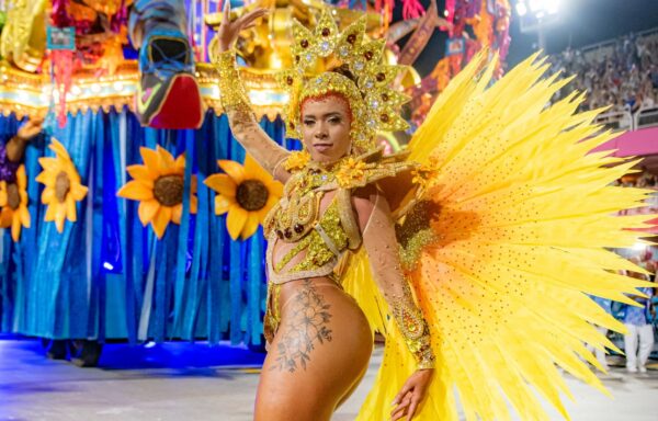 Com a Portela no coração, Vick Campos constrói sua história como musa da Majestade do Samba 1 vicky portela