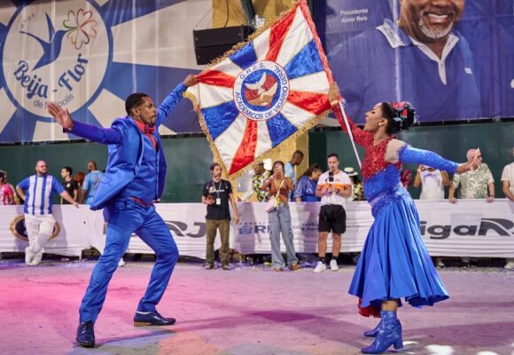 Comissão de frente ousa e bateria se firma como trunfo no minidesfile da Vigário Geral 3 vigario minidesfile26 2