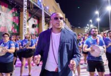 Comissão de frente ousa e bateria se firma como trunfo no minidesfile da Vigário Geral