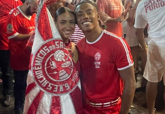 Salgueiro faz o samba ecoar alto no Baródromo e aquece comunidade na busca pela décima estrela no Carnaval 2026 5 barodromocasal2