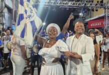 Claudinho e Selminha recebem homenagem na Alerj