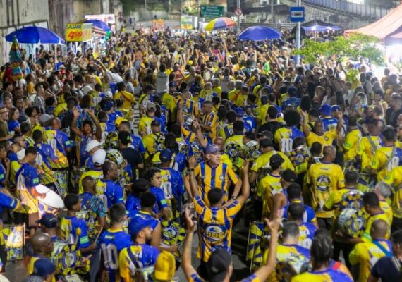 Com fantasias esgotadas, Unidos da Tijuca entra na reta final dos ensaios de rua da temporada 2026 1 ensaio tijuca
