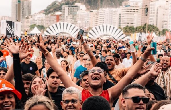 Após quebrar recorde de maior bateria do mundo, Fan Fest Rio Capital do Carnaval prepara programação repleta de samba 1 fanfest