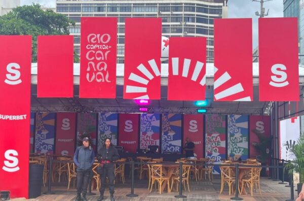 Carnaval Fan Fest conecta Sapucaí e Copacabana em nova experiência do samba 11 fanfest 26 1