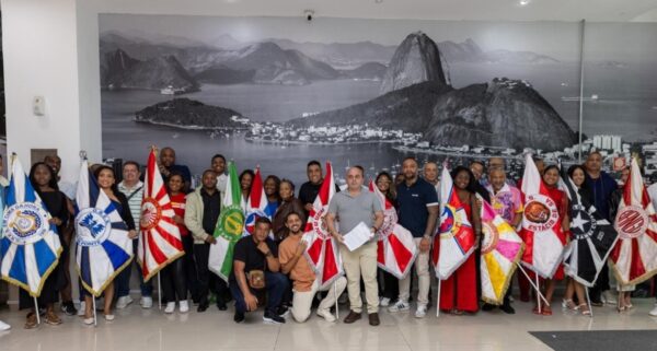 Escolas da Série Ouro fazem ato público e cobram mediação da Riotur no Carnaval 2026 1 fotoligarj