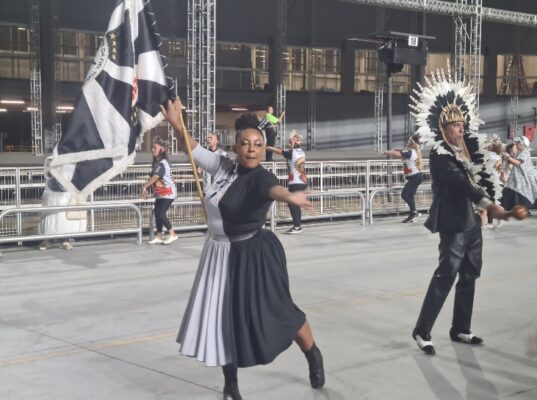 gavioes anhembi et26 8