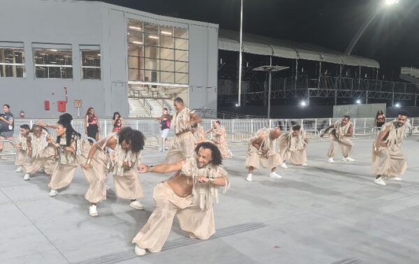 Comissão de frente complexa e casal seguro marcam ensaio da Independente Tricolor 2 independente et26 2