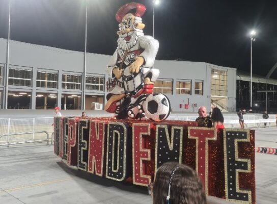 Comissão de frente complexa e casal seguro marcam ensaio da Independente Tricolor 1 independente et26 4