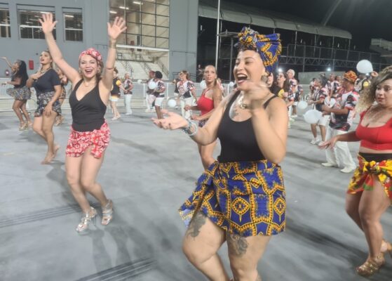 Comissão de frente complexa e casal seguro marcam ensaio da Independente Tricolor 6 independente et26 8